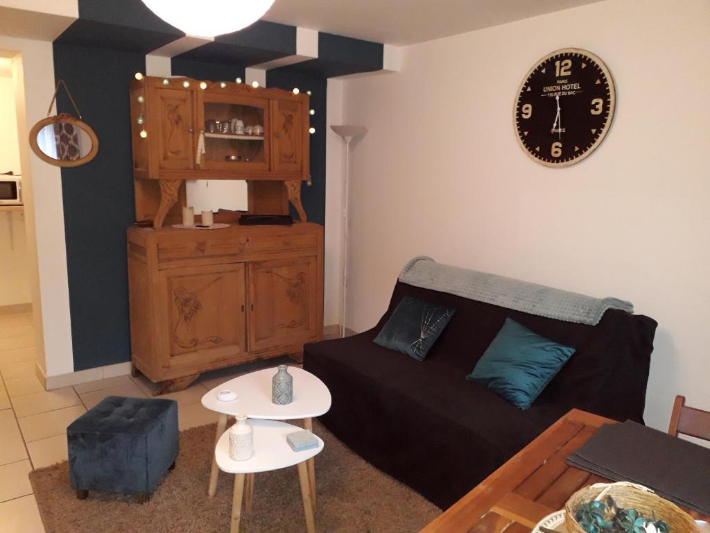 Pitch 484 Excellence range mobile home at Les Charmettes 4 without fun pass