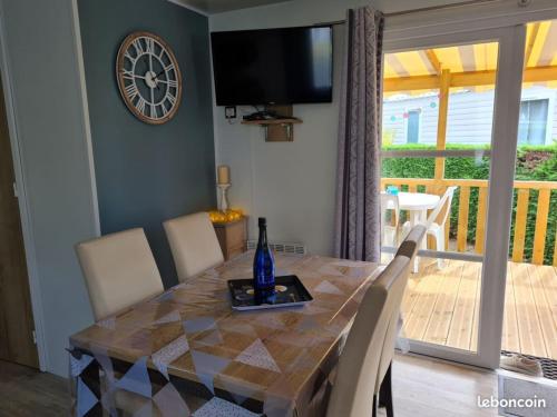Pitch 875 Excellence range mobile home at Les Charmettes 4 without fun pass