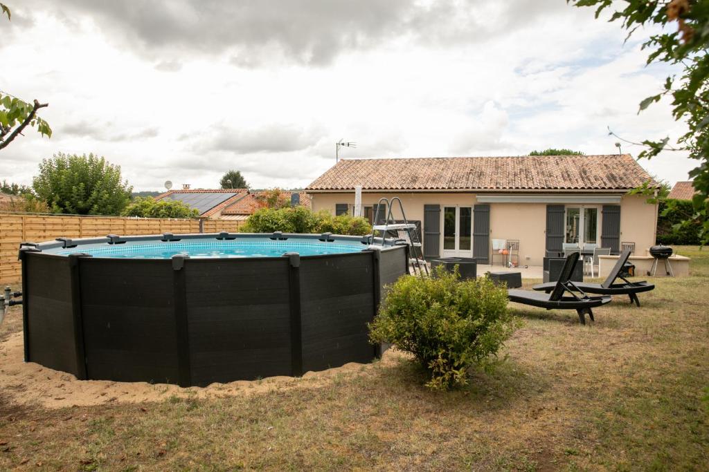 Maison de vacances Plain pied climatisé piscine idéalement situé 19 Rue Martin Luther King 24750 Boulazac