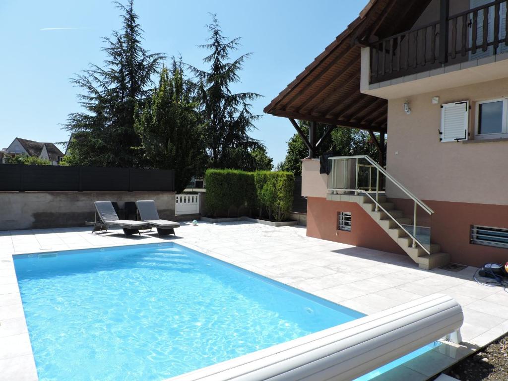 Pleasant bungalow in Ploemel with private terrace 56400 Ploemel