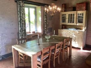 Pleasant cottage in Le Veurdre with private garden