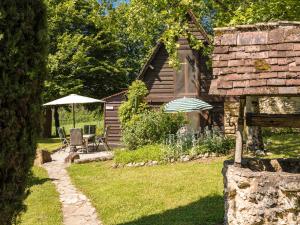 Maison de vacances Pleasant cottage with pool large garden and beautiful view  24210 Thenon Aquitaine