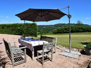 Maison de vacances Pleasant holiday home in Chaumard with private pool  58120 Chaumard Bourgogne