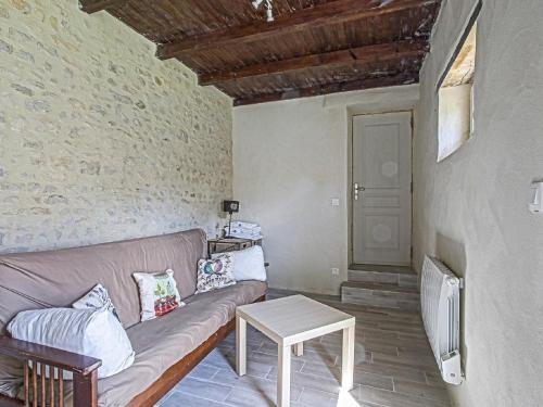 Pleasant holiday home in Isigny sur Mer with garden