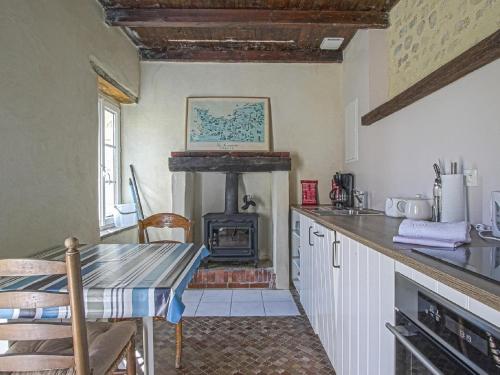Pleasant holiday home in Isigny sur Mer with garden