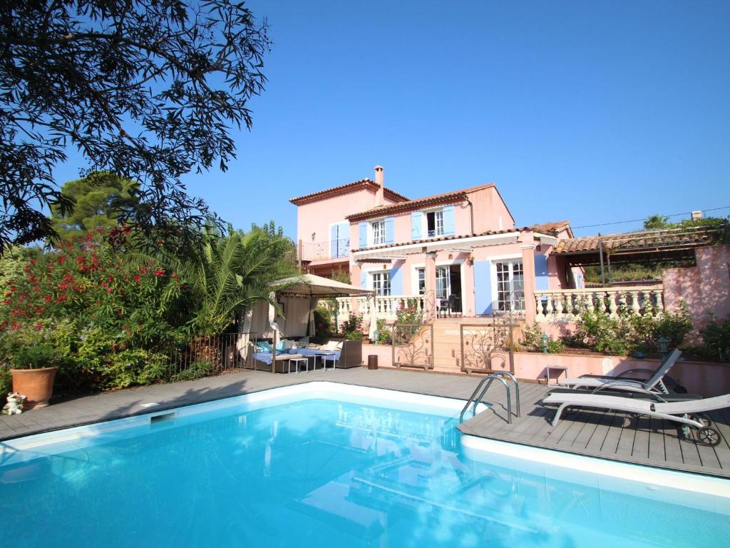 Maison de vacances Pleasant holiday home in Lorgues with garden  83510 Lorgues