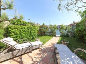 Pleasant holiday home in Port Grimaud with patio