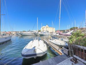 Pleasant house for 8 people 12 m mooring