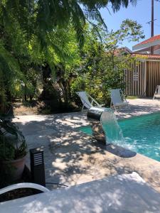 Pool House Blue YourHostHleper