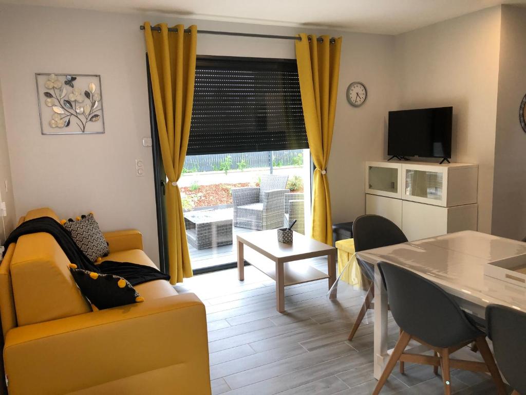 Premium Bungalow in Ploemel with Shared Swimming Pool 56400 Ploemel