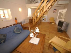 Pretty Holiday Home in Ard che with Swimming Pool