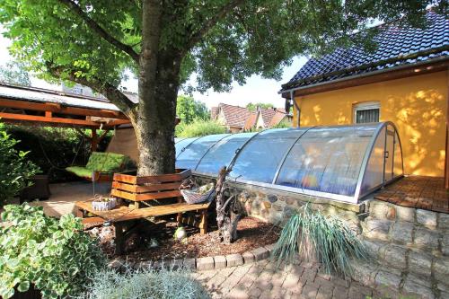 Privater Wohnwagen mit Pool, Fuerstenberg SEE 10711