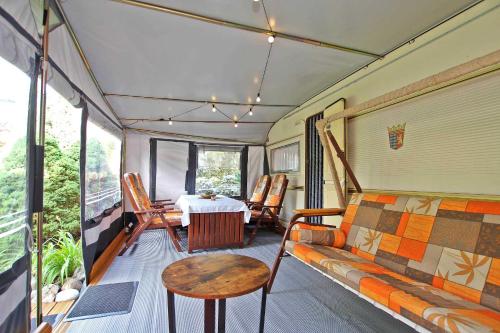 Privater Wohnwagen mit Pool, Fuerstenberg SEE 10711