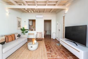 Privilege Casa Perto do Mar with Rooftop Jacuzzi