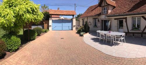 Proche Châteaux et Beauval : La Villa Eribelle avec piscine