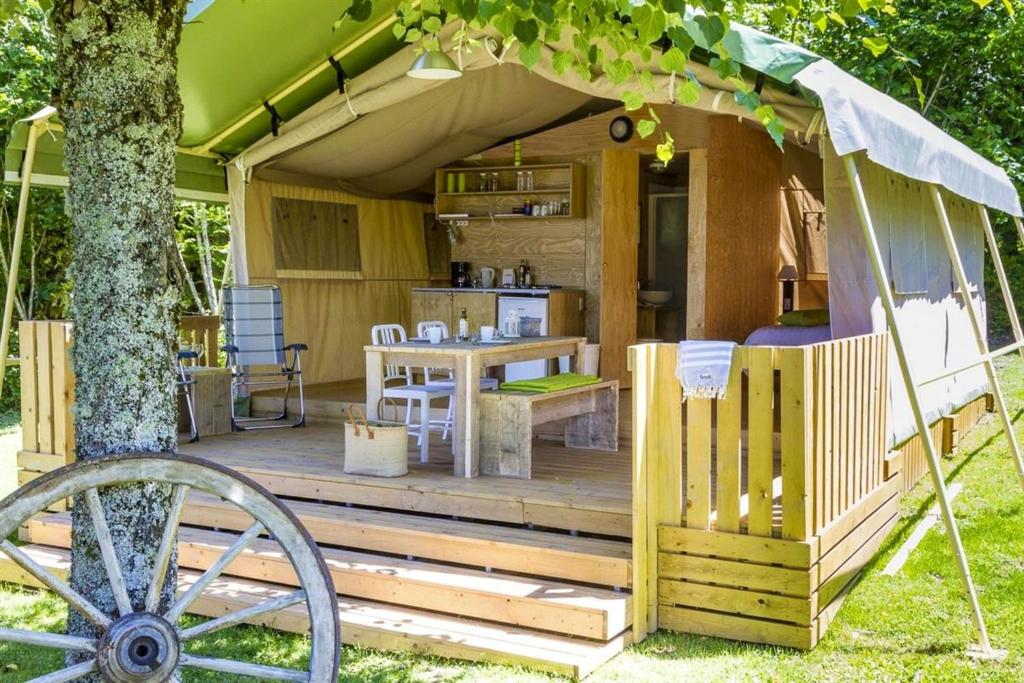 Maison de vacances Propriete de 2 chambres avec piscine partagee terrasse amenagee et wifi a Argences en Aubrac Le Clos de Banes - Camping et Chambre d'hôtes Occitanie, Aveyron 12420 Banes