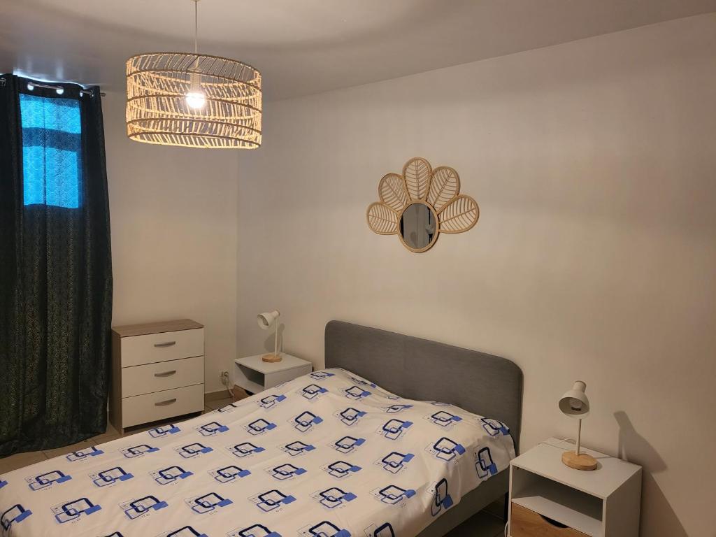 Propriete de 3 chambres avec jardin amenage et wifi a Nueil les Aubiers 79250 Nueil-les-Aubiers