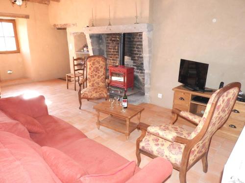 Propriete de 3 chambres avec jardin amenage et wifi a Nueil les Aubiers