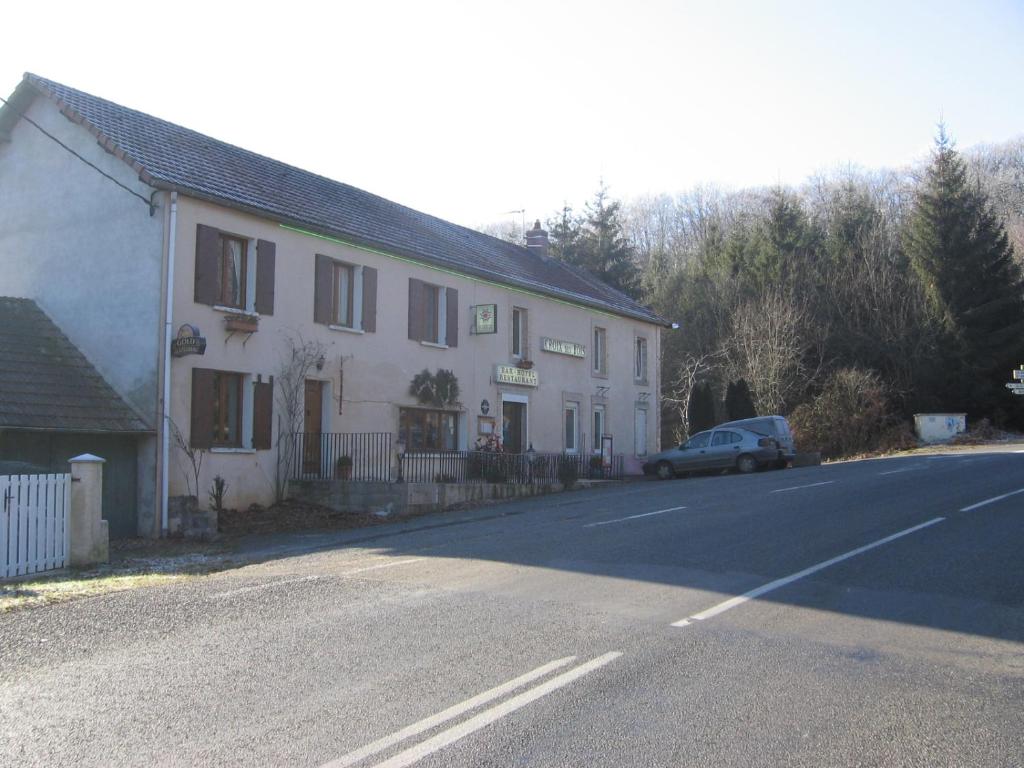Propriete de 6 chambres avec jardin amenage et wifi a Chastreix a 8 km des pistes 63680 Chastreix