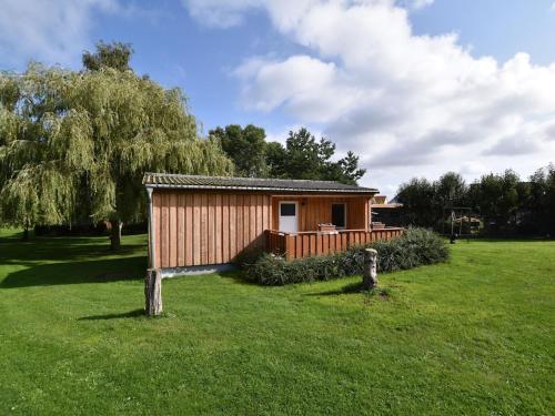 Quaint Bungalow near Insel Poel with Garden