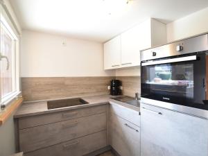 Quaint Bungalow near Insel Poel with Garden