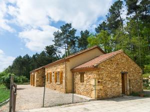 Maison de vacances Quaint Holiday Home in Blanquefort sur Briolance with Pool  47500 Saint-Cernin-de-lʼHerm Aquitaine