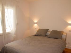 Quaint Holiday Home in Dieulefit with Hot Tub
