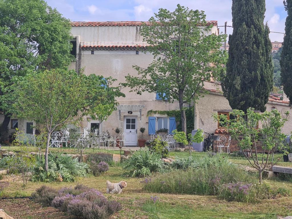 Quaint Holiday Home in Faverolles with Pool and Pond 36360 Faverolles