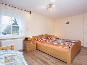 Quaint Holiday Home in G ntersberge near Lake
