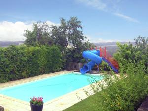 Maison de vacances Quaint Holiday Home in Lusignac with Swimming Pool  24320 Lusignac Aquitaine