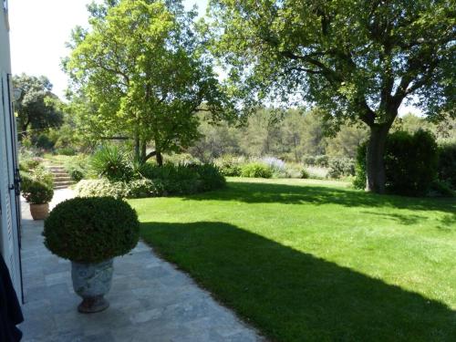 Quiet house, swimming pool, 5 bedrooms, 4km from the center of AIX EN PROVENCE (13)