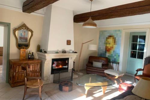 Quiet house with garden and pool in Graveson