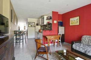 Quiet house with garden in Marcq-en-Baroeul 10 min from Lille - Welkeys
