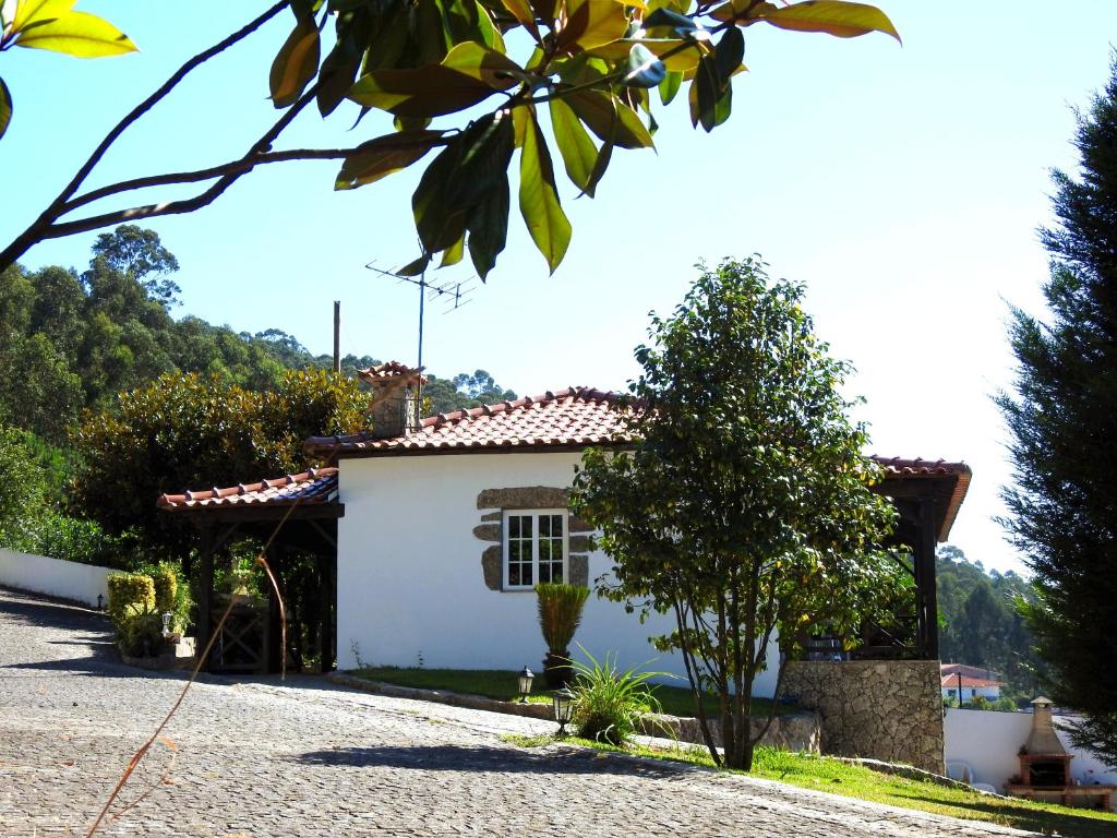 Maison de vacances Quinta de S. Vicente 317 AVENIDA DE S. VICENTE 317 SEZURES AVENIDA DE S. VICENTE 317 SEZURES 4770-690 Vila Nova de Famalicão