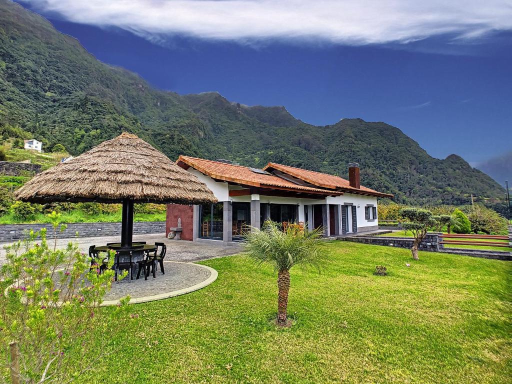 Maison de vacances Quinta do Conde by MHM Estrada dos Lamaceiros 27 9240-030 Fajã do Penedo