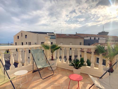 Rare maison à 50m de la plage. Grande terrasse vue mer.