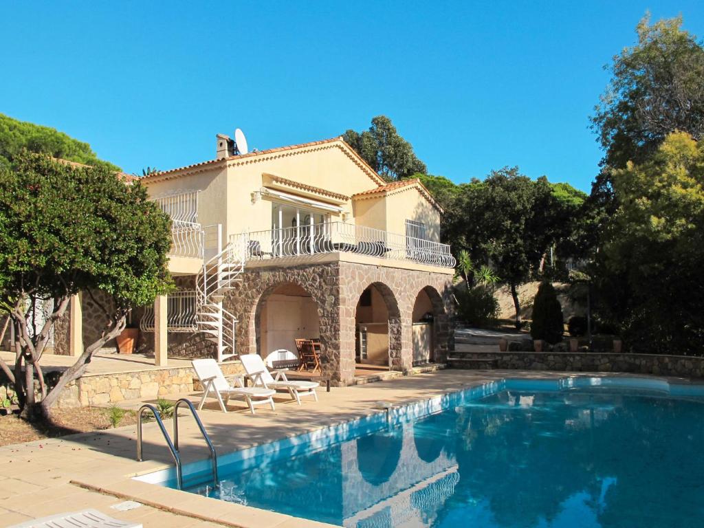 Ravishing Holiday Home in Dun sur Meuse near Joset Alain 55110 Dun-sur-Meuse