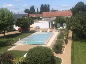 Ravissant chalet avec piscine 10 x 4 -depuis 2022-