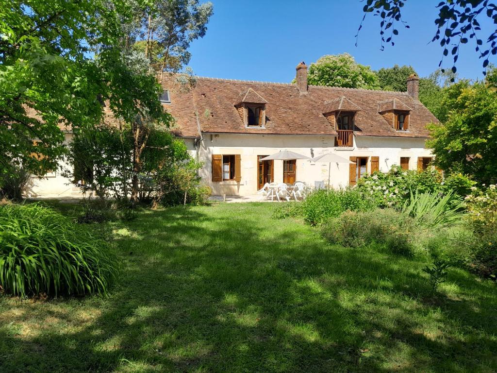 Maison de vacances Ravissante longère avec grand jardin et cheminée 8 Allée des Tilleuls 36180 Pellevoisin