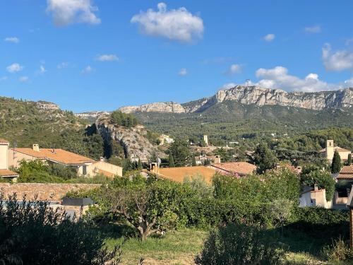Ravissante maison provençale au calme entre mer et collines
