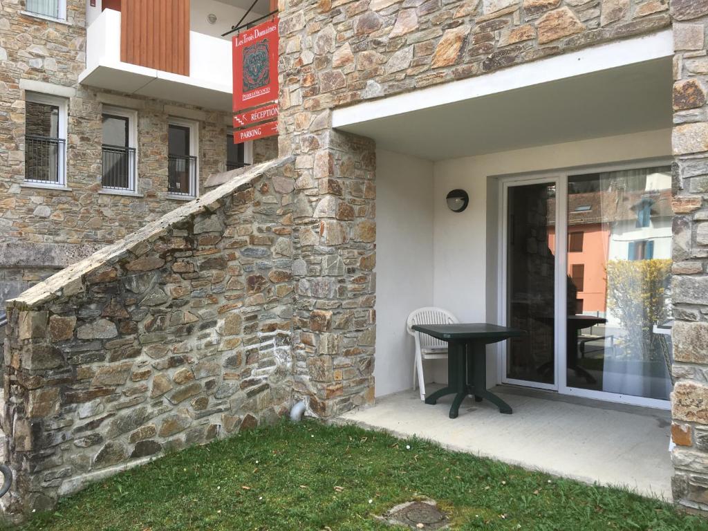 Reetdach_Ferienhaus mit Terrasse