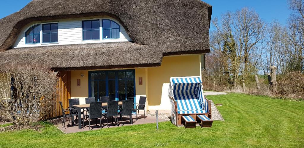 Reetdachhaus Eibe 2, Kaminofen, Sauna, 8 Personen, W-Lan Puddemin 12, 18574 Puddemin
