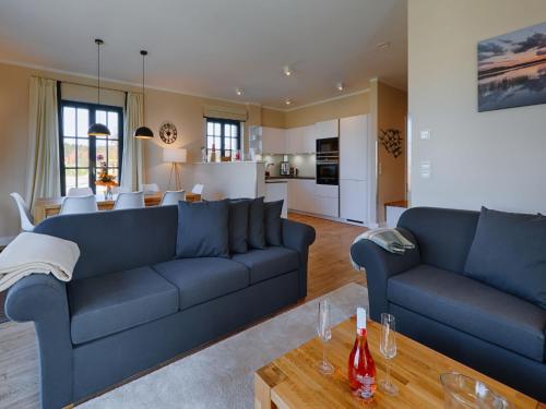 Reetland am Meer - Luxus Reetdachvilla mit 3 Schlafzimmern, Sauna und Kamin F18