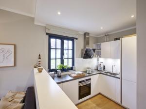 Reetland am Meer - Premium Reetdachvilla mit 3 Schlafzimmern, Sauna und Kamin F14