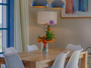 Reetland am Meer - Premium Reetdachvilla mit 3 Schlafzimmern, Sauna und Kamin F23