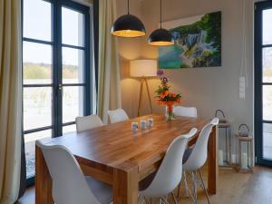 Reetland am Meer - Premium Reetdachvilla mit 3 Schlafzimmern, Sauna und Kamin F26