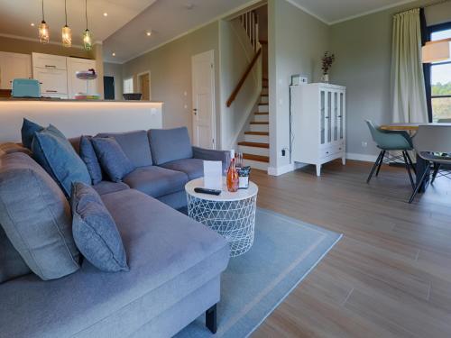 Reetland am Meer - Premium Reetdachvilla mit 3 Schlafzimmern, Sauna und Kamin F27