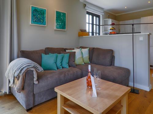 Reetland am Meer - Premium Reetdachvilla mit 3 Schlafzimmern, Sauna und Kamin F28