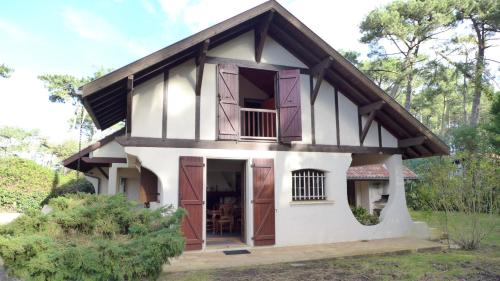 Réf 141 ,Seignosse Les Bourdaines , Villa Bouharde classée 3 étoiles, à 600 m plage, 10 personnes