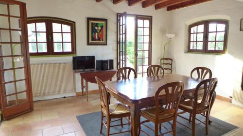 Réf 141 ,Seignosse Les Bourdaines , Villa Bouharde classée 3 étoiles, à 600 m plage, 10 personnes